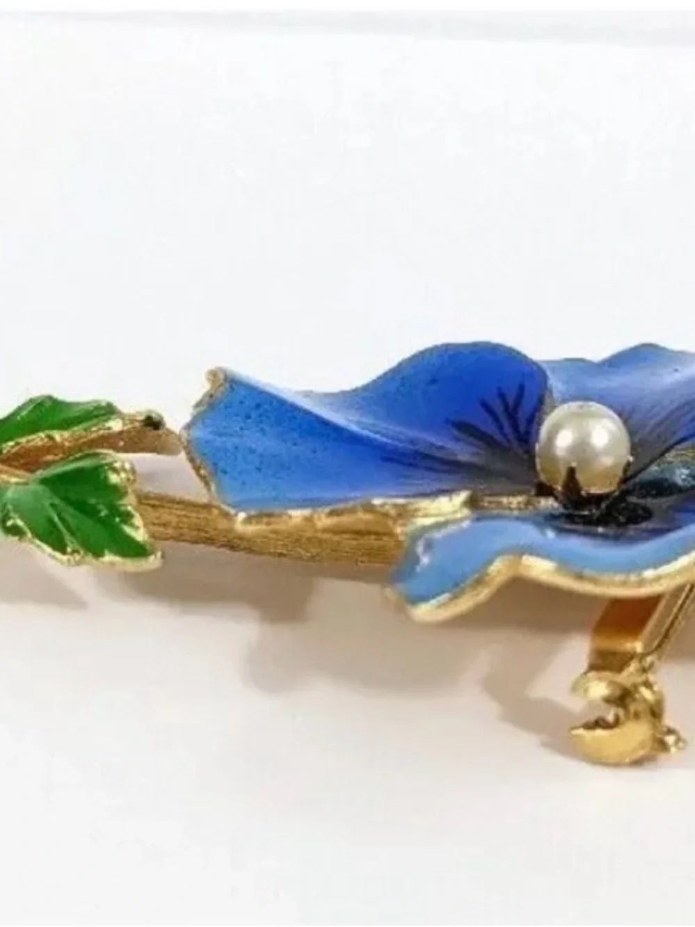 Blue Pansy Flower Shaped Brooch - Enamel And Gold Toned Vtg